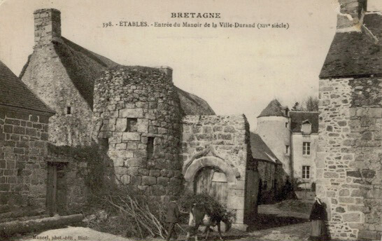 Carte postale représentant le château de la Ville Durand à Étables-sur-mer